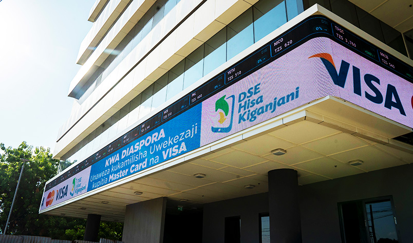 Elevate Your Business with the Ultimate LED L-Shaped Screen Experience.